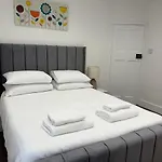 Sakura,Sleeps 8 Netflix
